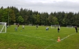 La pluie n'arrête pas les amateurs de foot!